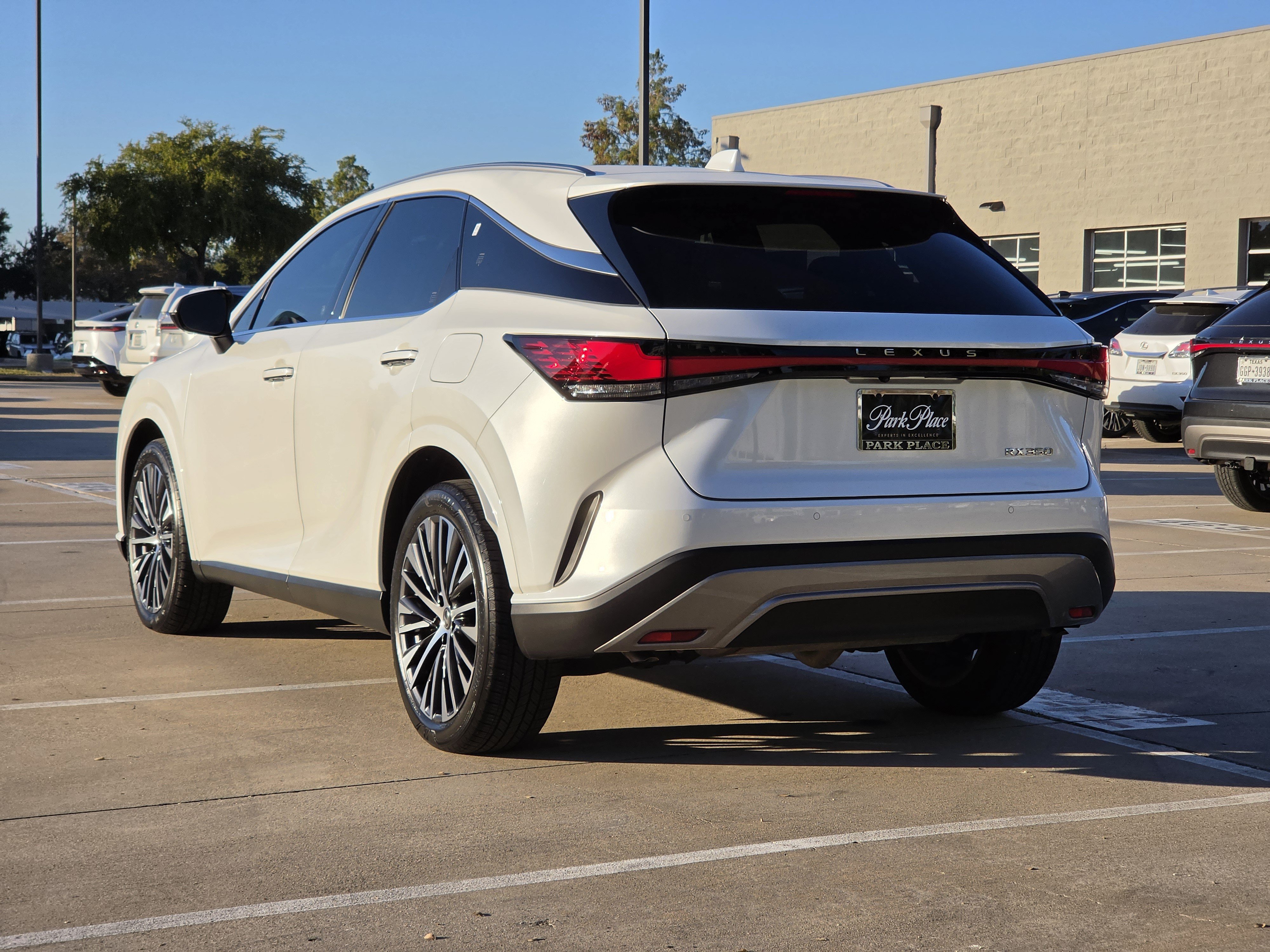 Used 2026 Lexus RX 350 Premium Plus w/ Accessory Package (Z1) FWD image 4