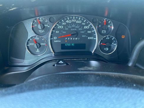 Used 2013 Chevrolet Express 2500 image 14