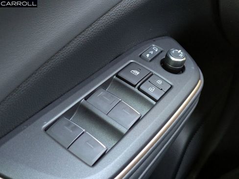 Used 2023 Toyota Crown Limited image 27