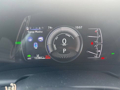 Used 2025 Lexus ES 300h Ultra Luxury w/ Accessory Package (Z1) FWD image 2