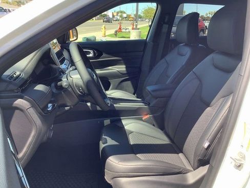 New 2025 Jeep Compass Latitude w/ Sun & Sound Group image 8