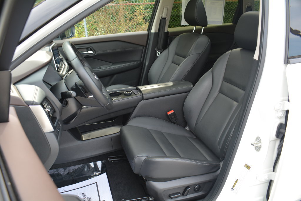 Used 2023 Nissan Rogue SL AWD/4WD image 10