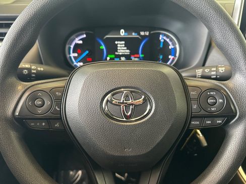 Certified 2025 Toyota RAV4 LE image 23