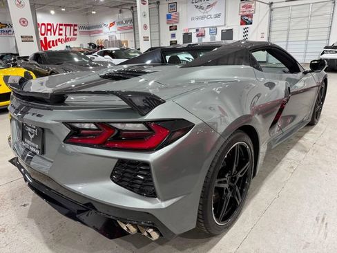 Used 2022 Chevrolet Corvette Stingray Premium Conv w/ Z51 Performance Package RWD image 5