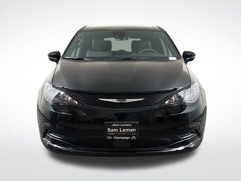 New 2026 Chrysler Voyager LX image 2