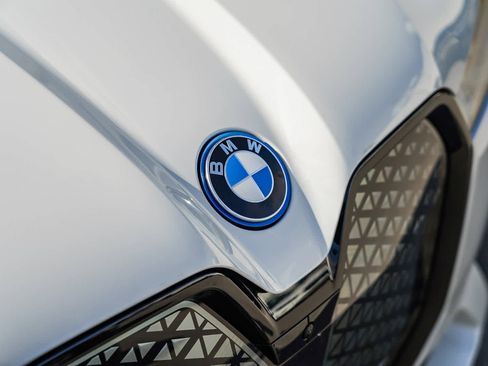 Used 2025 BMW iX xDrive50 image 8