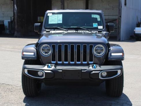 Used 2022 Jeep Wrangler Unlimited Sahara w/ Cold Weather Group AWD/4WD image 2
