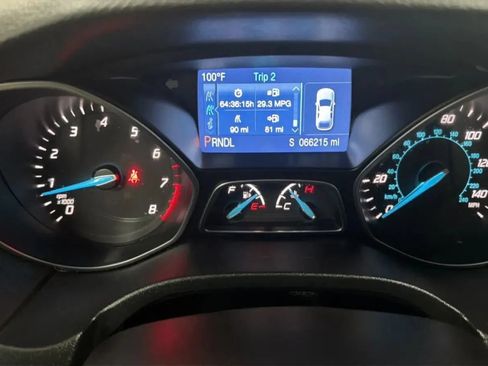 Used 2014 Ford Focus SE w/ SE Winter Package FWD image 11