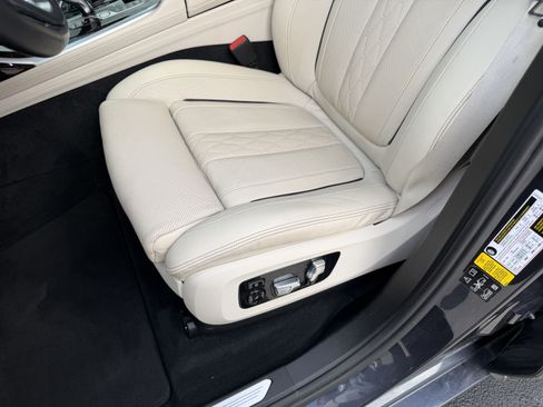 Used 2020 BMW X7 xDrive40i w/ Premium Package AWD/4WD image 15