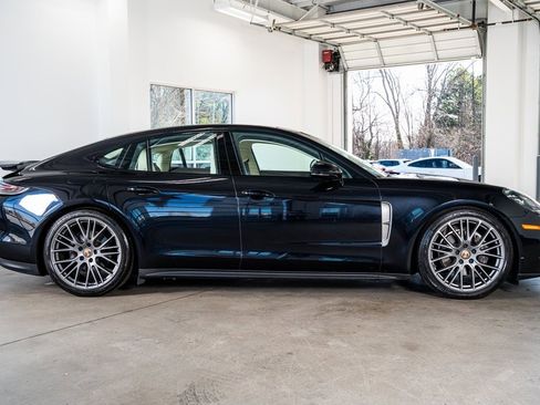 Used 2023 Porsche Panamera Platinum Edition image 5