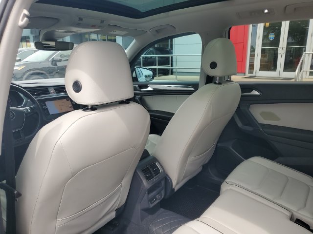 Used 2018 Volkswagen Tiguan SEL Premium AWD/4WD image 33