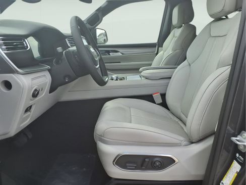 New 2026 Jeep Grand Wagoneer Limited AWD/4WD image 10