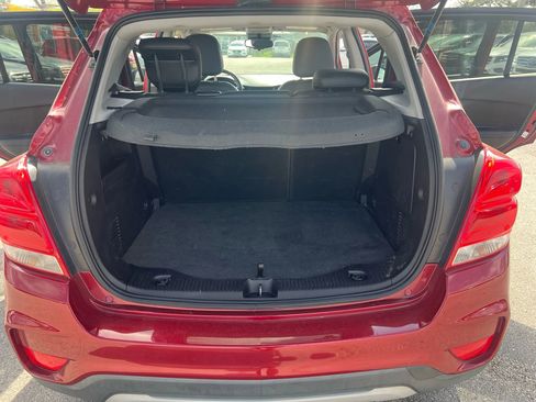Used 2020 Chevrolet Trax LT w/ LT Convenience Package FWD image 31