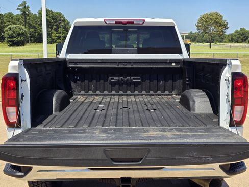 Used 2025 GMC Sierra 2500 SLE w/ SLE Value Package; AWD/4WD image 10