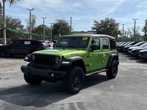 Used 2025 Jeep Wrangler Willys image 12