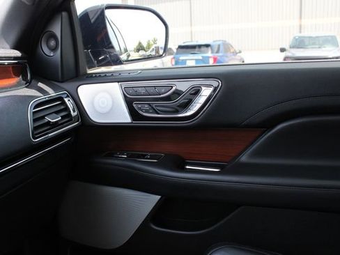 Used 2020 Lincoln Navigator Reserve w/ Luxury Package AWD/4WD image 22