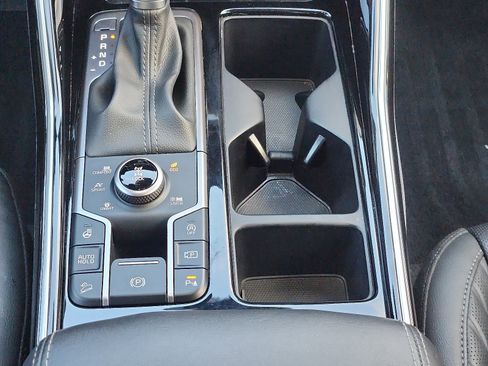 Used 2023 Kia Sorento SX image 19