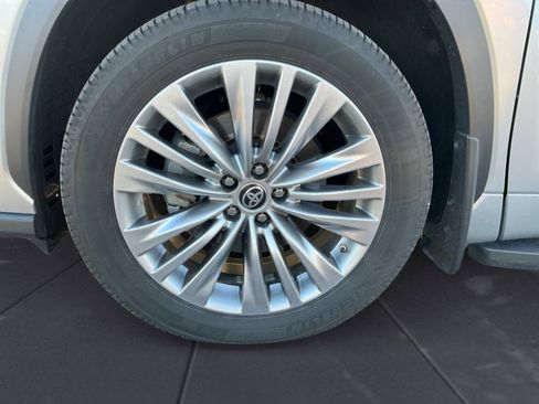 Used 2022 Toyota Highlander Platinum AWD/4WD image 14