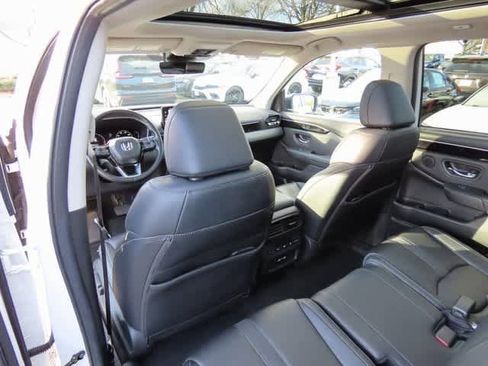 Certified 2023 Honda Pilot Touring image 17