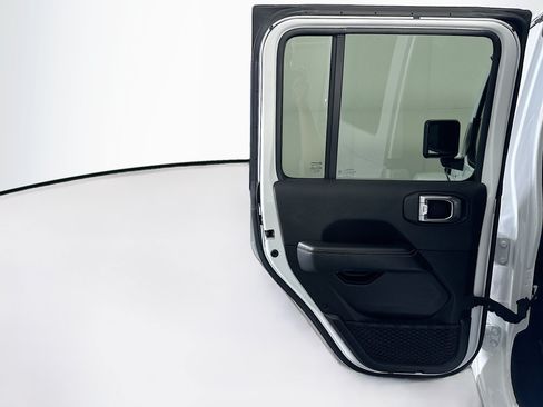 Used 2024 Jeep Wrangler Unlimited Sahara AWD/4WD image 25