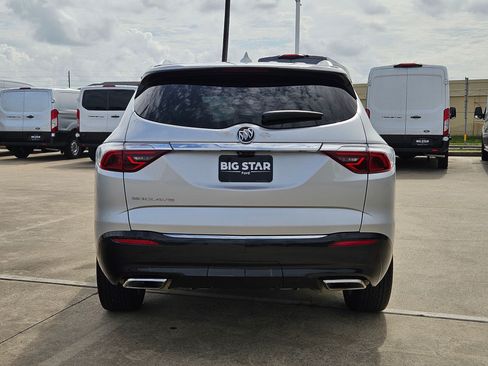 Used 2022 Buick Enclave Premium w/ Experience Buick Package FWD image 5