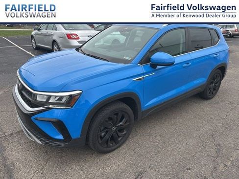 Certified 2023 Volkswagen Taos SE w/ Panoramic Sunroof Package image 1