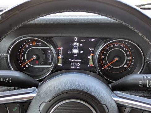 Used 2020 Jeep Gladiator Overland AWD/4WD image 28