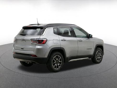 Used 2025 Jeep Compass Trailhawk AWD/4WD image 9