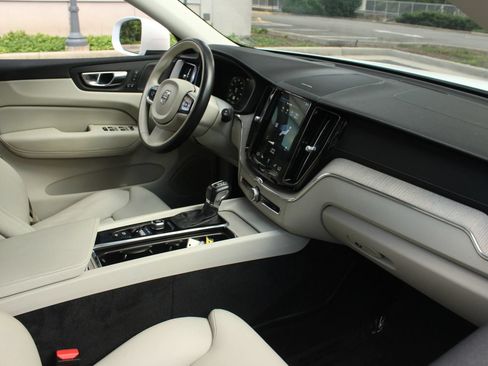 Used 2019 Volvo XC60 T5 Inscription w/ Protection Package Premier AWD/4WD image 27