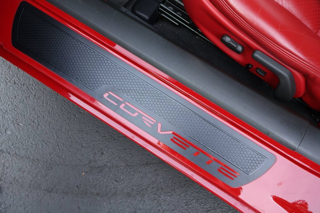 Used 2005 Chevrolet Corvette Coupe w/ Preferred Equipment Group RWD image 14