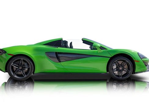 Used 2018 McLaren 570S Spider image 2