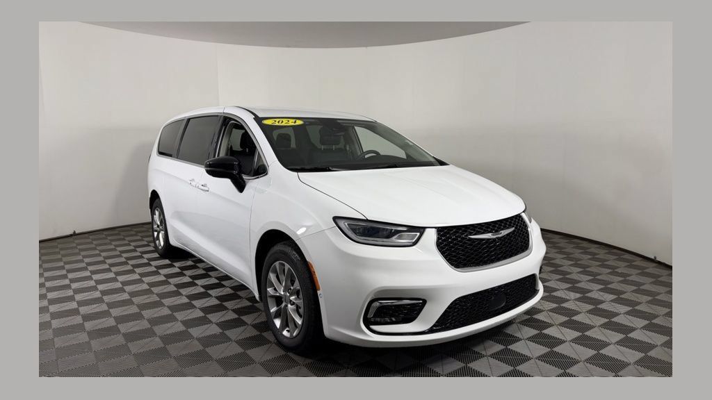 Used 2024 Chrysler Pacifica Touring-L AWD/4WD 360° Tour