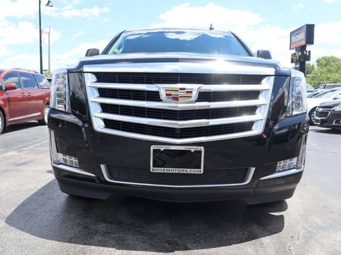 Used 2018 Cadillac Escalade Luxury AWD/4WD image 8