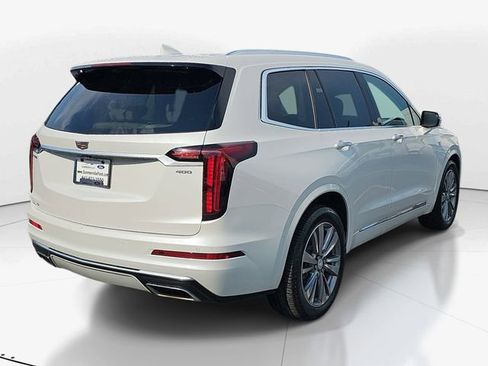 Used 2021 Cadillac XT6 Premium Luxury FWD image 3