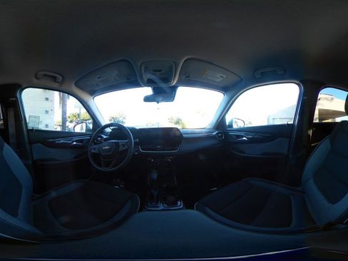 Used 2025 Chevrolet TrailBlazer LT image 38