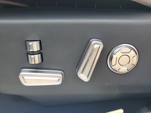 New 2026 Lincoln Nautilus Reserve AWD/4WD image 12