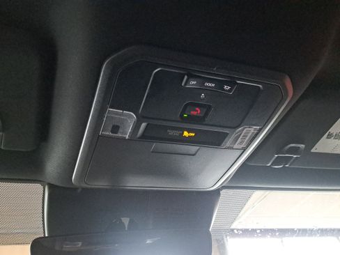 Used 2024 Toyota Tacoma TRD Off-Road image 28