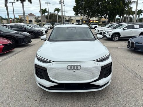 Used 2025 Audi Q6 e-tron Prestige AWD/4WD image 2