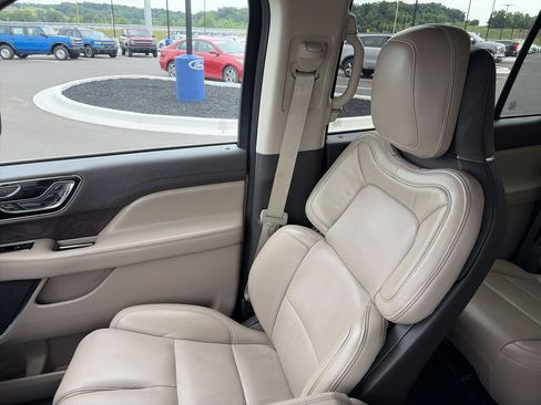 Used 2024 Lincoln Navigator L Reserve w/ Monochromatic Package AWD/4WD image 25