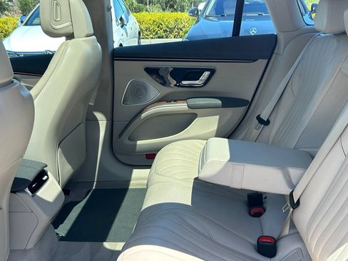 Used 2023 Mercedes-Benz EQS 580 4MATIC Sedan image 29