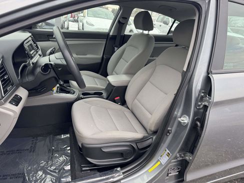 Used 2018 Hyundai Elantra SE image 12