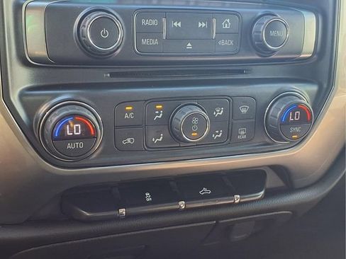 Used 2018 Chevrolet Silverado 1500 LT w/ All Star Edition AWD/4WD image 9