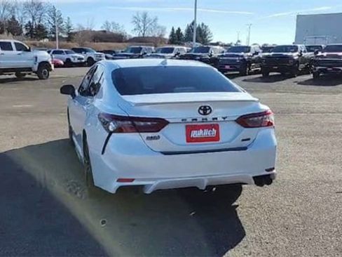 Used 2022 Toyota Camry XSE image 7