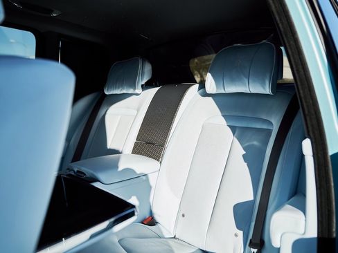 Used 2022 Rolls-Royce Cullinan Black Badge w/ Dark Exterior Package image 42