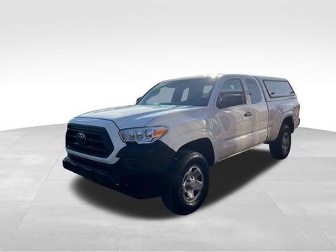 Used 2022 Toyota Tacoma SR image 3