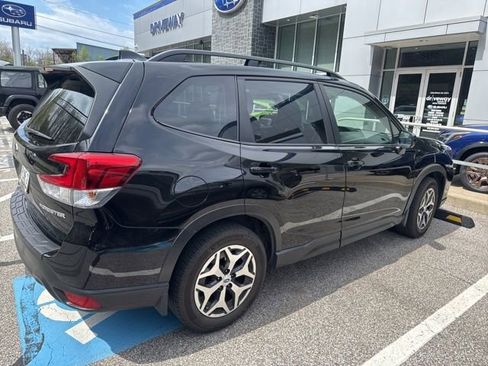 Used 2021 Subaru Forester Premium image 8