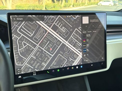 Used 2024 Tesla Model X Plaid image 15