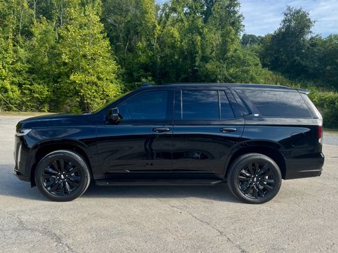 Used 2024 Cadillac Escalade Premium Luxury w/ Performance Package AWD/4WD image 8