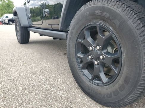 Used 2021 Jeep Wrangler Unlimited Sport AWD/4WD image 32