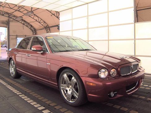 Used 2008 Jaguar XJ8 RWD image 4